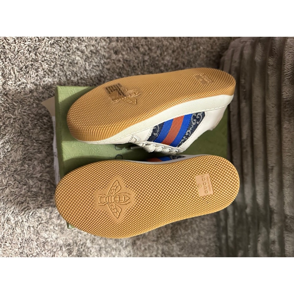 Gucci Children's GG Supreme Sneakers - Picture 7 of 11